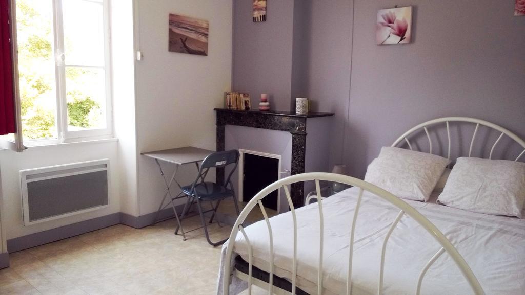 Appartement Locations Rives De Seugne - De Gaulle à Jonzac Extérieur photo