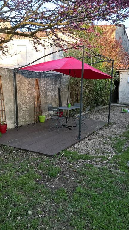 Appartement Locations Rives De Seugne - De Gaulle à Jonzac Extérieur photo